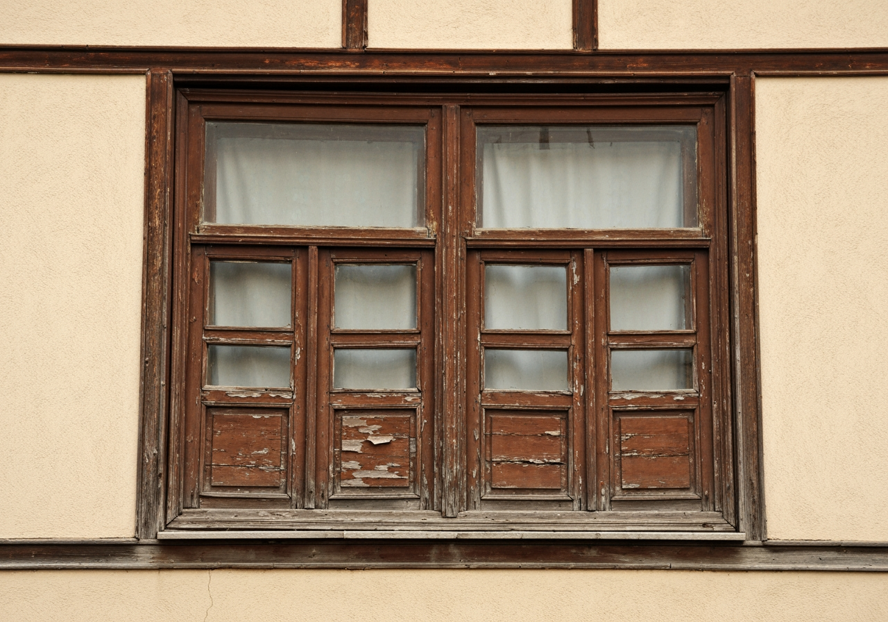 PVC Pencere Montajı Öncesi - Yaşlı Pen Antalya - Eski Ahşap Pencereler