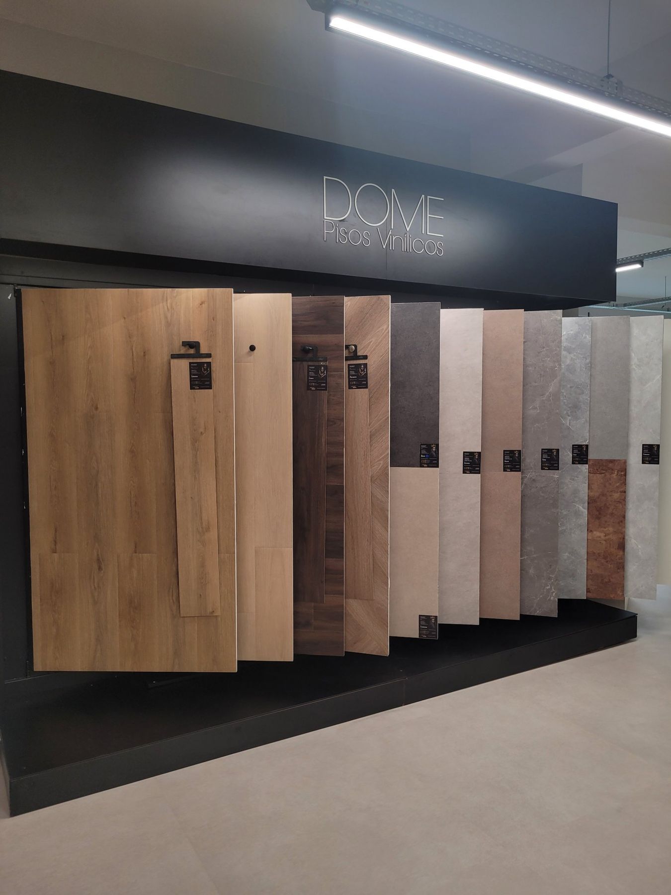 Dome Showroom — Pisos Vinílicos