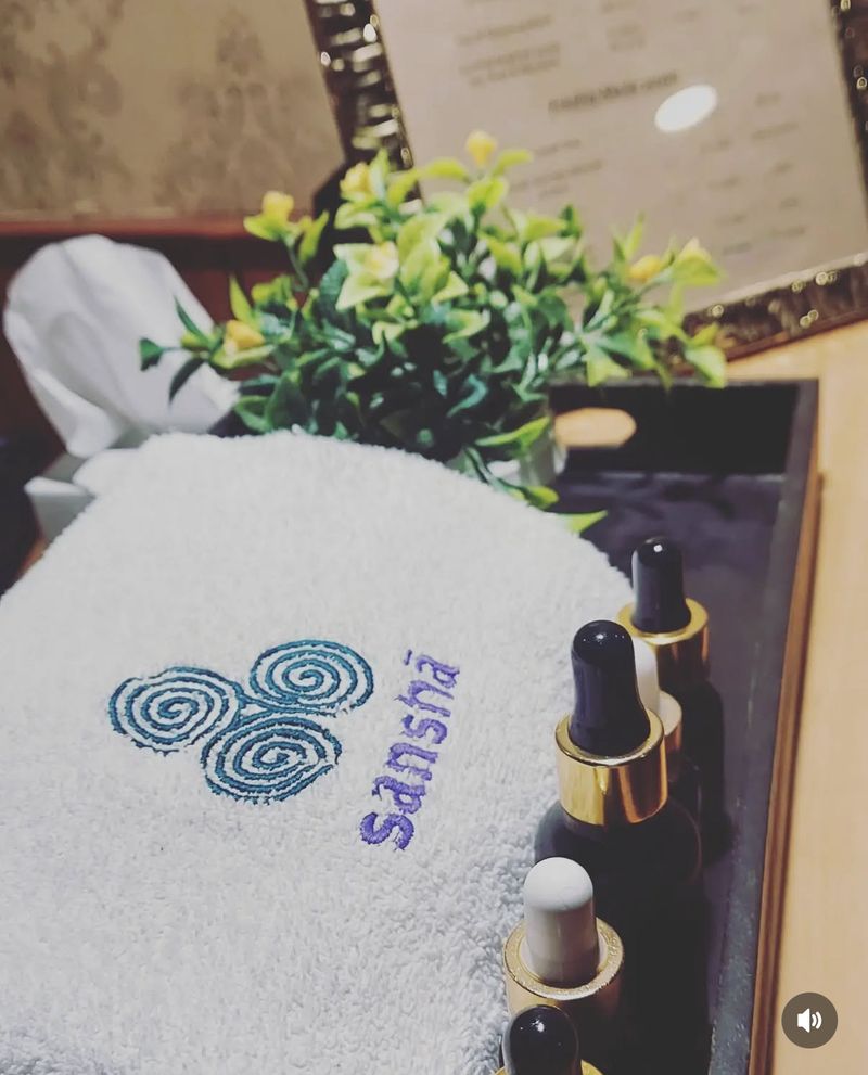 Sansha branded towel and spa oils