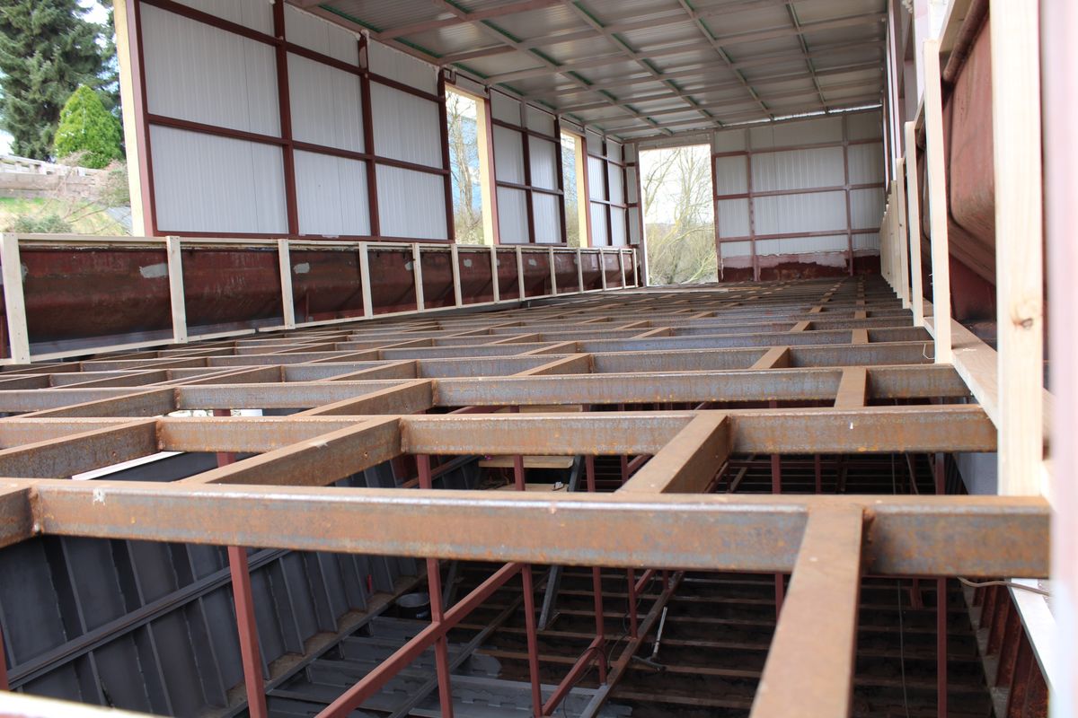 Rohbau – Stahlträgerkonstruktion innen