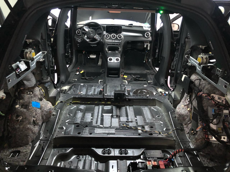 Innenraum-Teildemontage