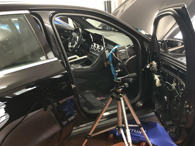 Röntgenaufnahme der Mittelkonsole