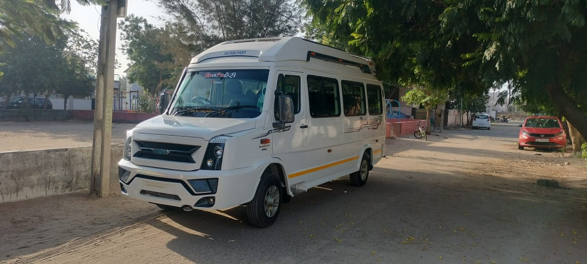 Temp Traveller (16+1)