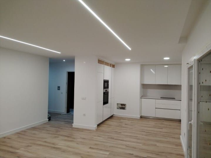 Cozinha moderna com iluminação LED