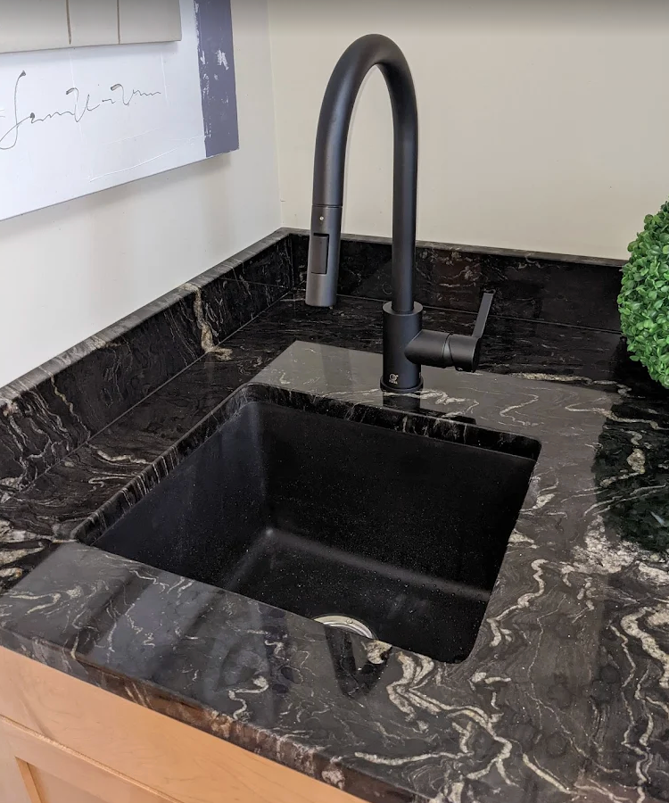 Modern Kitchen Sink & Faucet